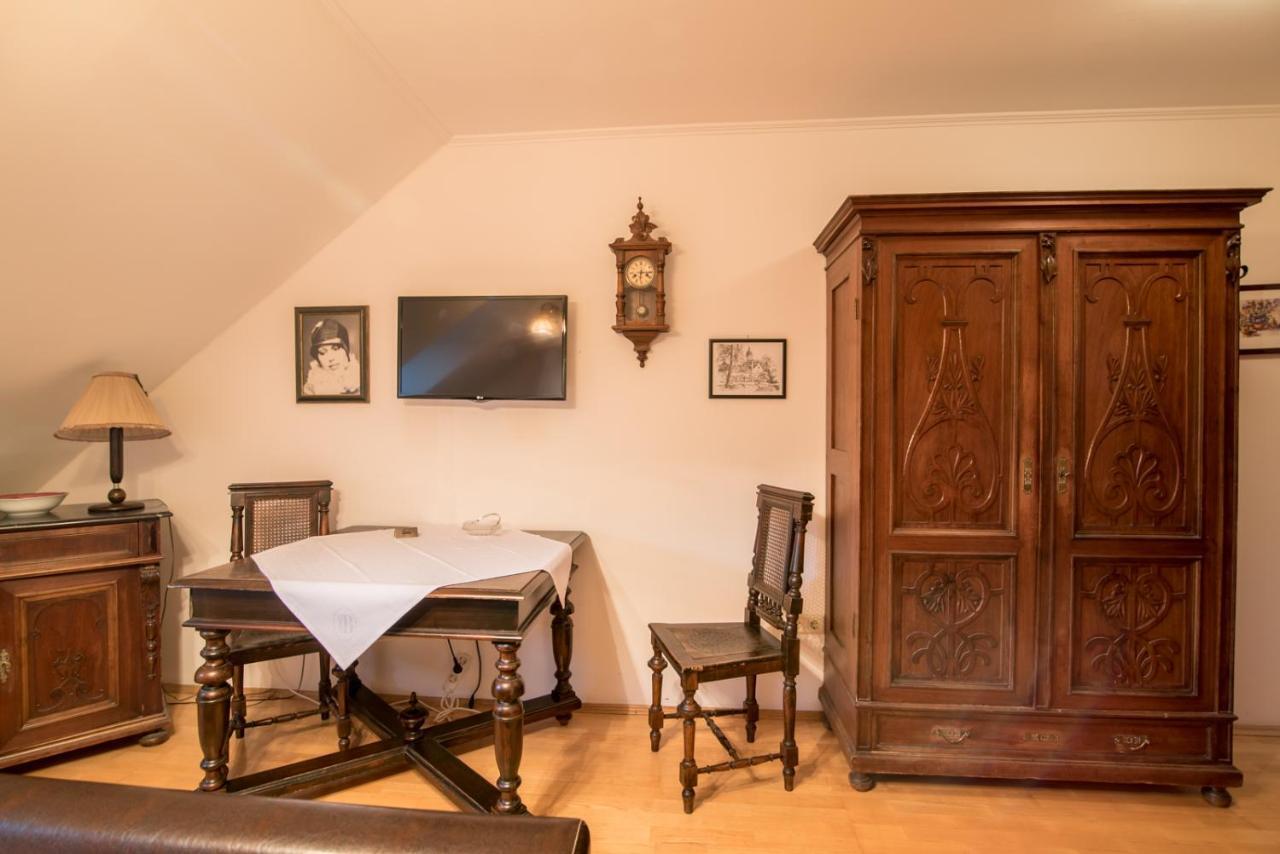 Отель Weingut Burger Kalladorf Экстерьер фото